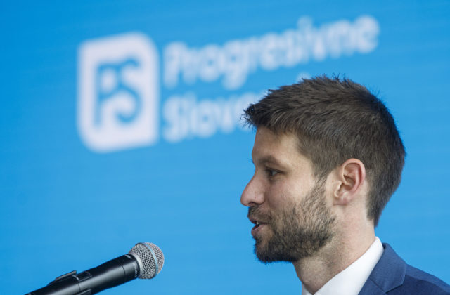 Fašisti vďaka Matovičovi získali vplyv, aký je v demokratickej spoločnosti neprípustný, tvrdí Šimečka