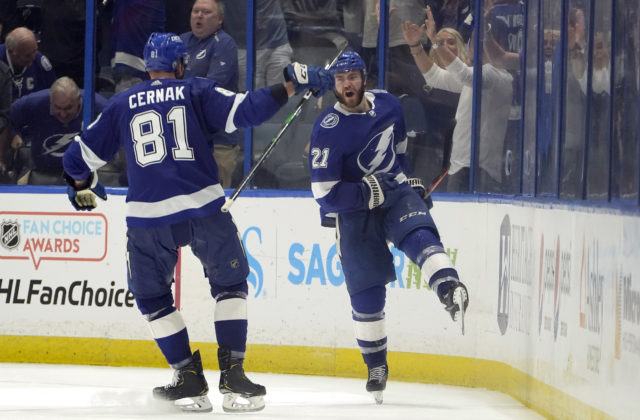 Tampa s Černákom má šancu zapísať sa do histórie NHL, tri tituly po sebe nezískal žiaden tím už 40 rokov
