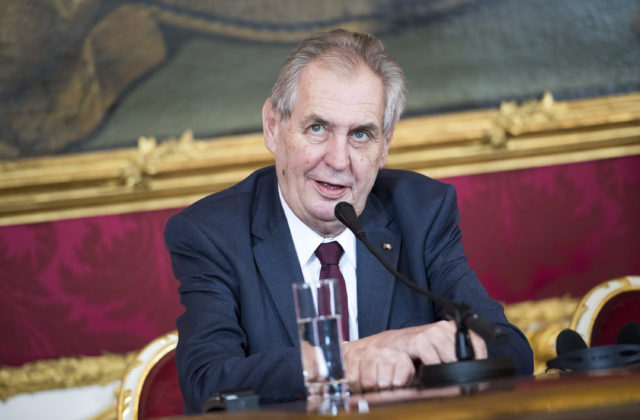 Zemanovej kancelárii hrozí pre skartácie mastná pokuta, zamestnanci zničili stovky tajných dokumentov