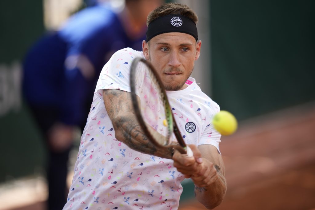Molčan postúpil na Roland Garros do druhého kola, vyzve najvyššie nasadeného Djokoviča