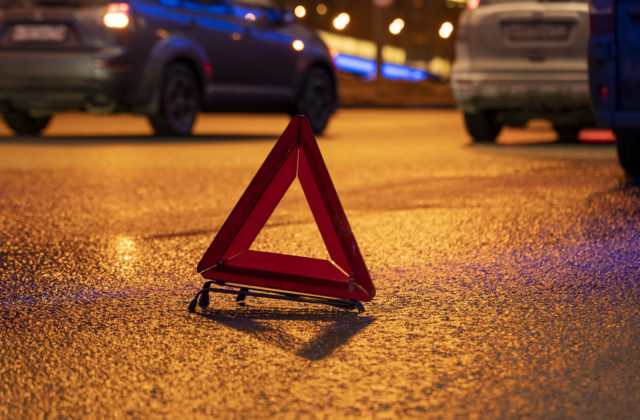 Cyklista skončil s ťažkými zraneniami v nemocnici, polícia sa snaží objasniť príčinu pádu