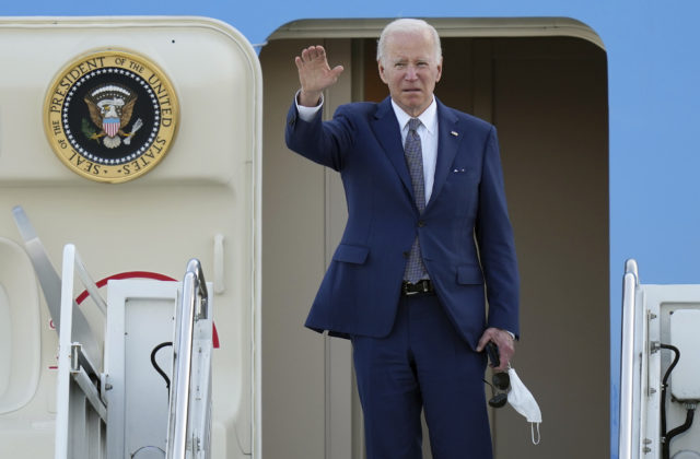 KĽDR otestovala údajnú medzikontinentálnu balistickú raketu a dve strely, skúšku vykonali po odchode Bidena z Ázie