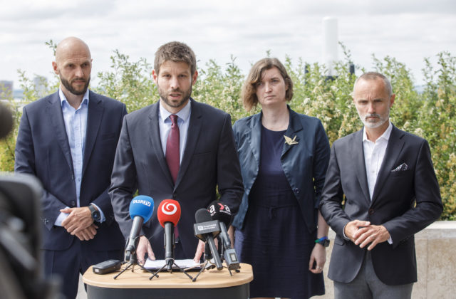 Progresívne Slovensko: Už nebudeme podporovať Hegerovu vládu, ktorú stále vedie Matovič (video)