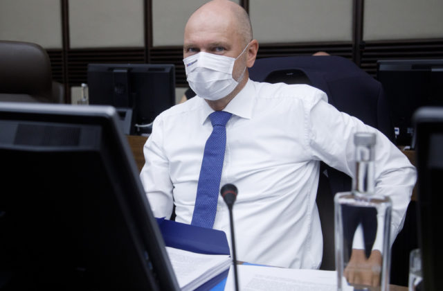 Sulík trvá na znížení spotrebnej dane z palív, zároveň chce na vláde presadiť zníženie DPH na základné potraviny