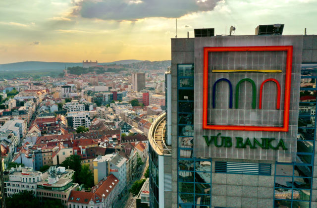 VÚB banka získala prestížne ocenenie za udržateľné financovanie