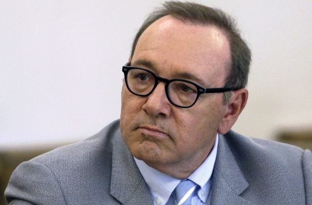 Herec Kevin Spacey čelí obvineniam zo sexuálneho napadnutia voči trom mužom