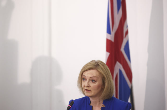 Musíme zabezpečiť, že Ukrajina zvíťazí a Rusko sa stiahne, vyhlásila v Prahe šéfka britskej diplomacie Trussová