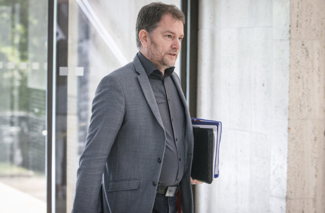 Matovič si nemyslí, že poslanci z kandidátky kotlebovcov podporia rozpočet. Pre 76 hlasov však koalícia urobí všetko