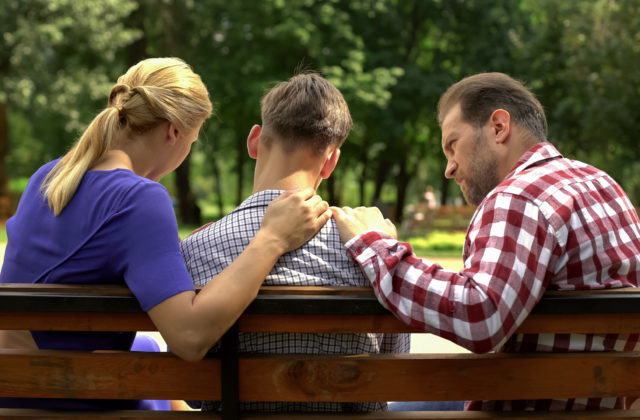 Krik nič nerieši, ale rozhovor áno