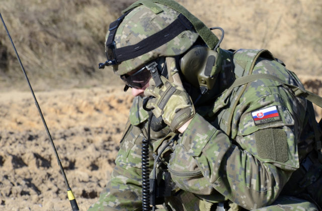 Armáda v Martine cvičí stovky nových delostrelcov, naučia sa obsluhovať mínomety aj raketomety