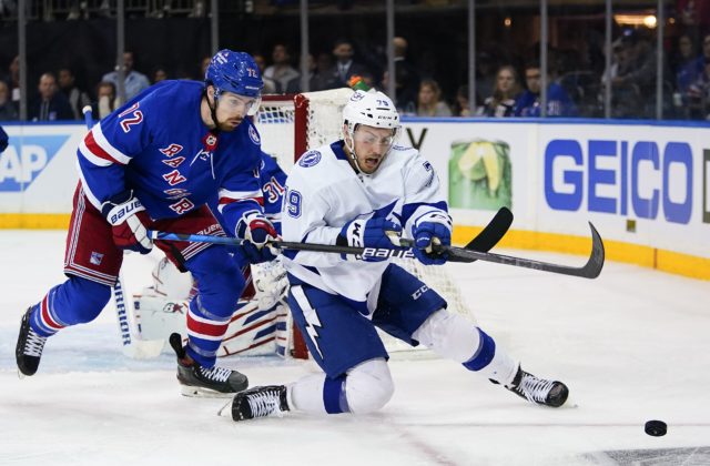 Tampa otočila sériu s Rangers z 0:2 na 3:2 a je krôčik od tretieho finále NHL za sebou (video)