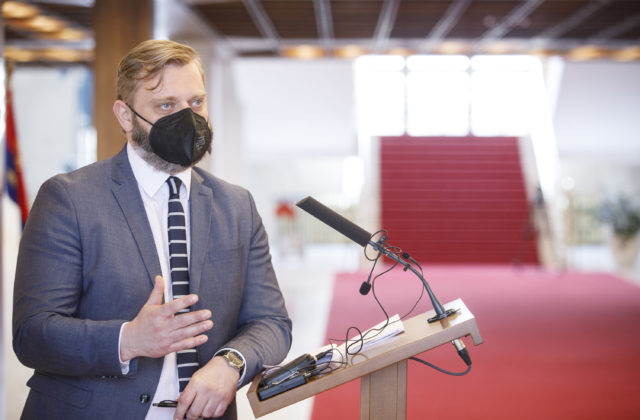 Krúpa tvrdí, že má zmysel ďalej rokovať o Matovičovom odchode a pripúšťa viacero scenárov