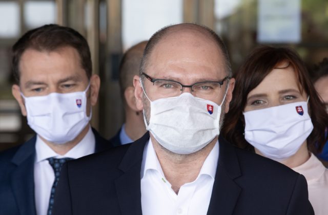 Vláda nevidí žiaden dôvod na vyslovenie nedôvery Sulíkovi, s odvolávaním nesúhlasí a plne ho podporuje