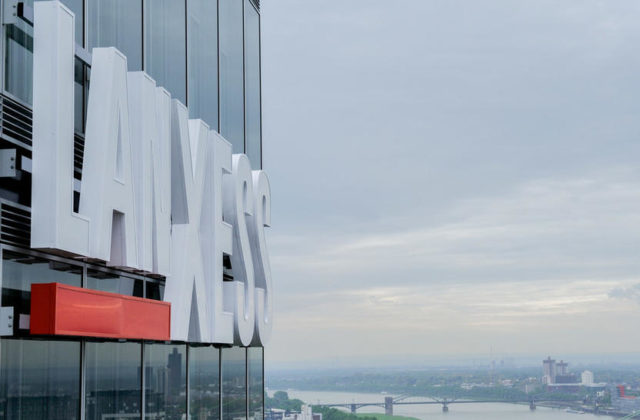 Špeciálna súčiastka od firmy LANXESS pomáha pri chladení nabíjacích systémov elektromobilov