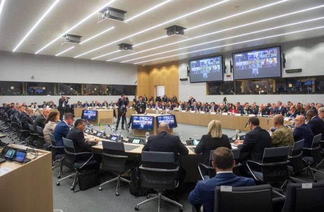 Reakcia na zmenu bezpečia v dôsledku ruskej agresie musí byť silná a rozhodná, zdôraznil Naď