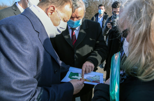 Poslanci schválili zmeny vo verejnom obstarávaní, opozičný návrh Jozefa Šimka podporilo aj hnutie Sme rodina