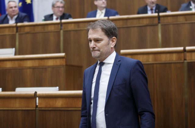 Mali by ste držať hubu, povedal Matovič poslancom Smeru aj Hlasu. Označil ich za mafiánov, zlodejov a vrahov