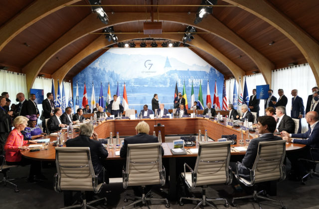 Lídri krajín G7 stoja za Ukrajinou, budú jej poskytovať finančnú či vojenskú pomoc  (video)