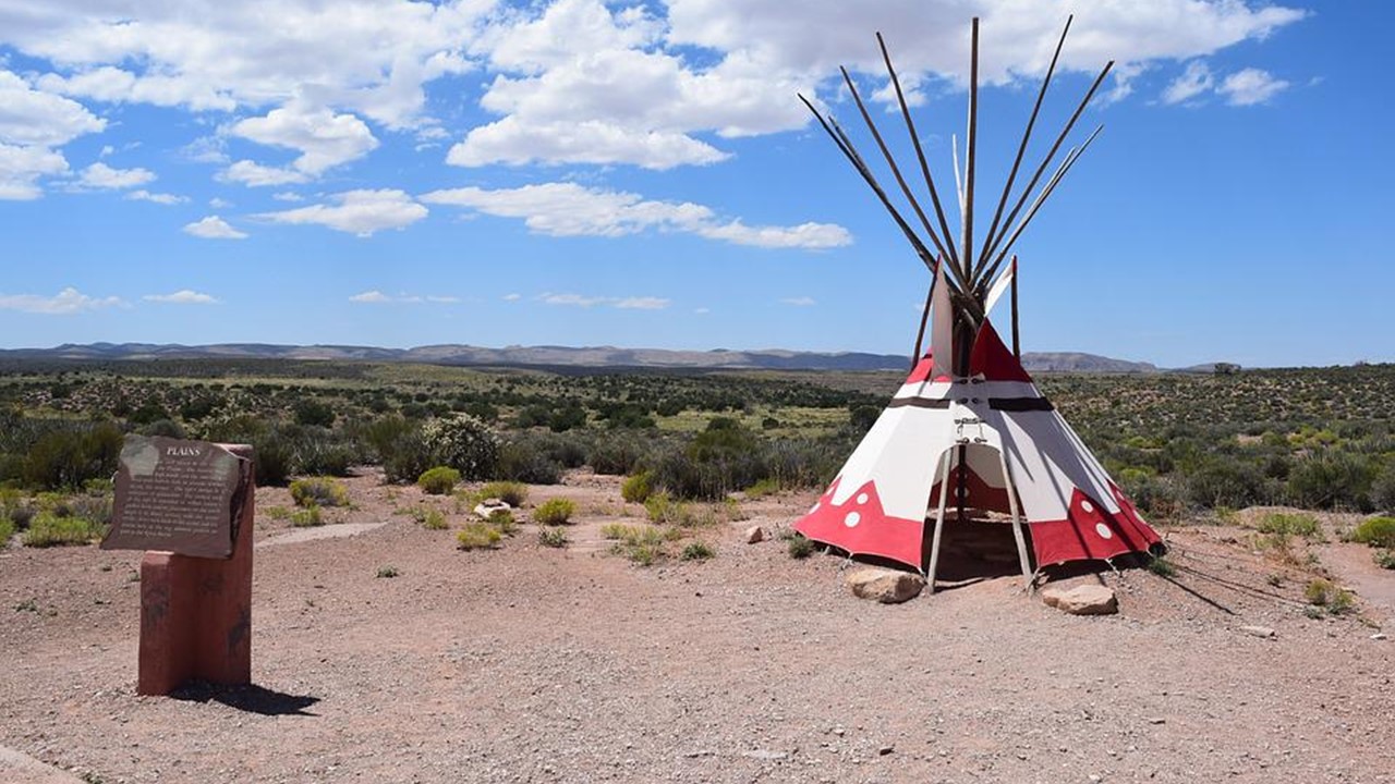 Pápež sa ospravedlnil za zlo spáchané na pôvodných obyvateľoch