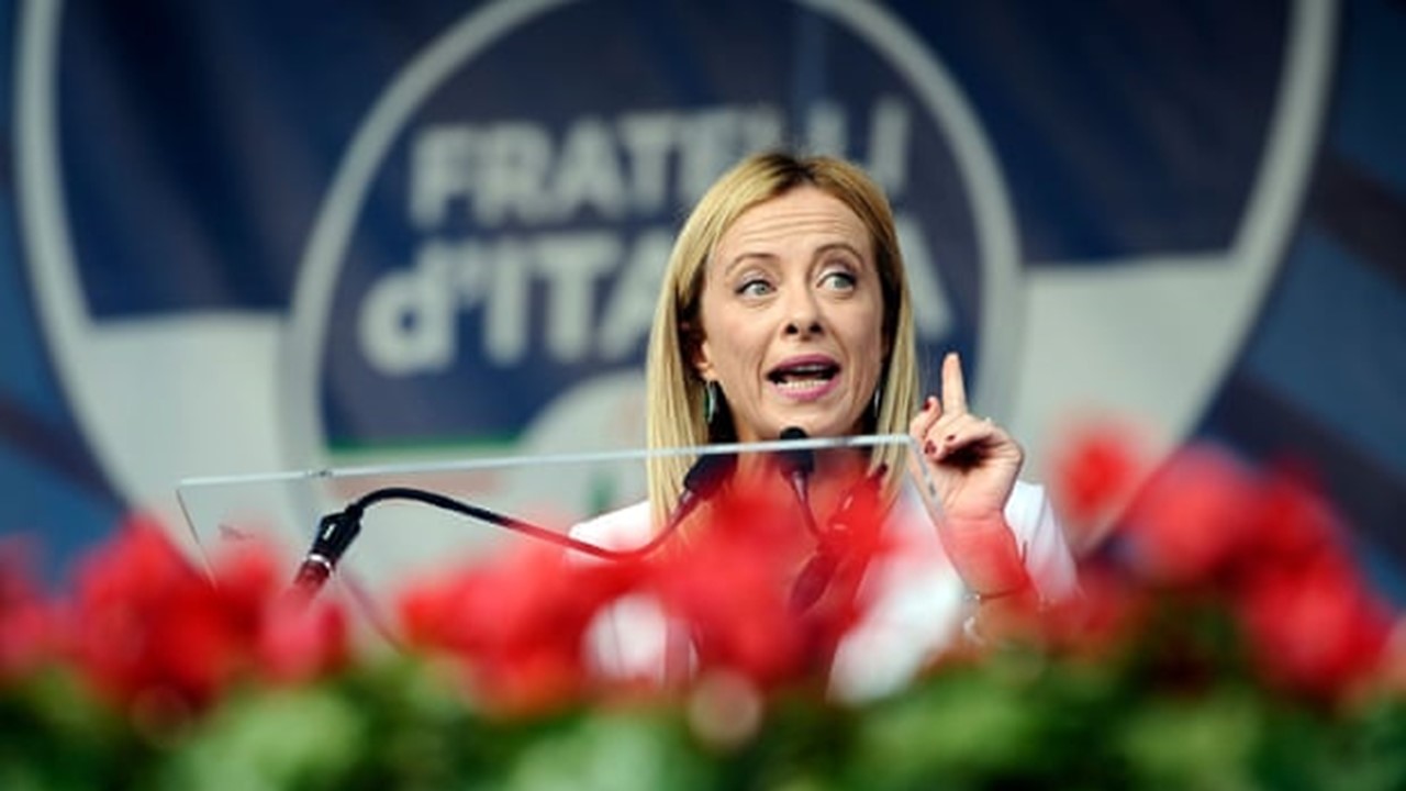 Meloniová: „Bratia Talianska“ budú naďalej posielať zbrane na Ukrajinu