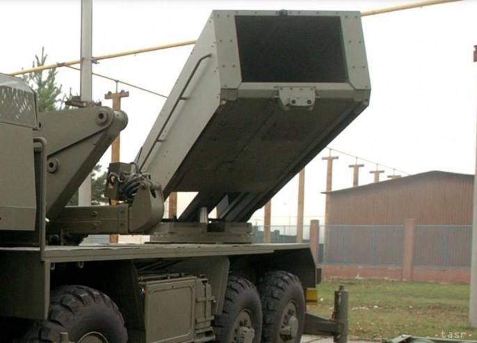 Ukrajina dostala prvé samohybné salvové raketomety M270