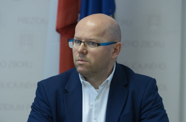 Stovky kíl kokaínu prúdili na Slovensko z Rakúska, po akcii Parketár je obvinených 16 ľudí