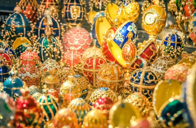 Na jachte zhabanej ruskému oligarchovi Kerimovovi možno našli vzácne Fabergého vajíčko, jeho pravosť musia overiť