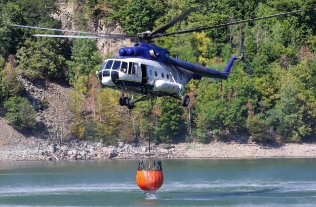 Hasičom sa už podarilo obkolesiť požiar v Malej Lodine a zamedziť tak jeho ďalšiemu rozšíreniu (foto)