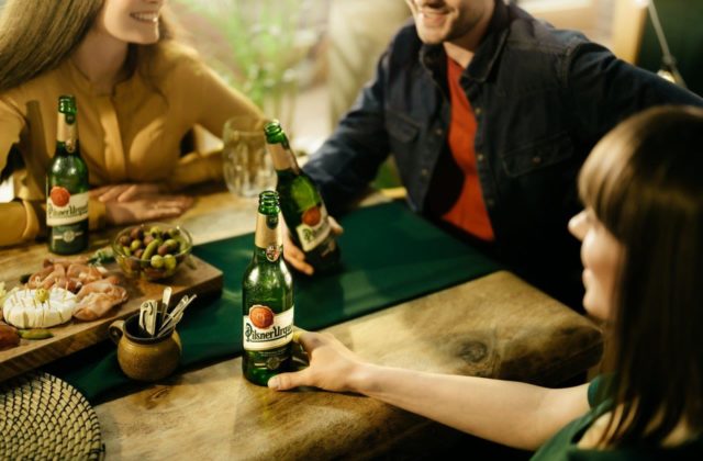 Vratné sklenené fľaše hlásia comeback. Prečo je to dobrá správa?