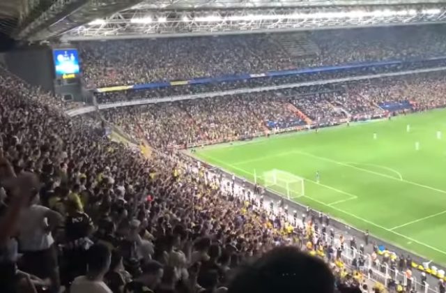 Fanúšikovia Fenerbahce skandovali Putinovo meno v zápase proti Dynamu Kyjev (video)