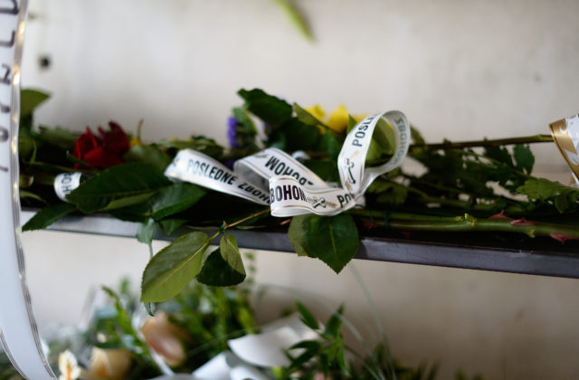 Mužovi v meste Pezinok prišlo na ulici nevoľno, zomrel v priestoroch pohrebníctva