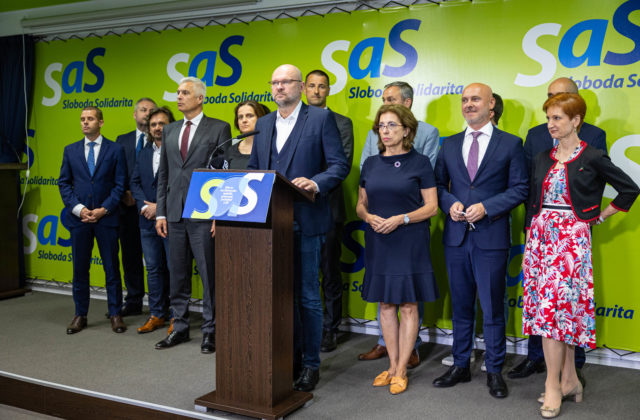 Koaliční partneri podľa Sulíka neberú ich demisiu vážne. Na výber je odchod štyroch ministrov SaS alebo Matoviča