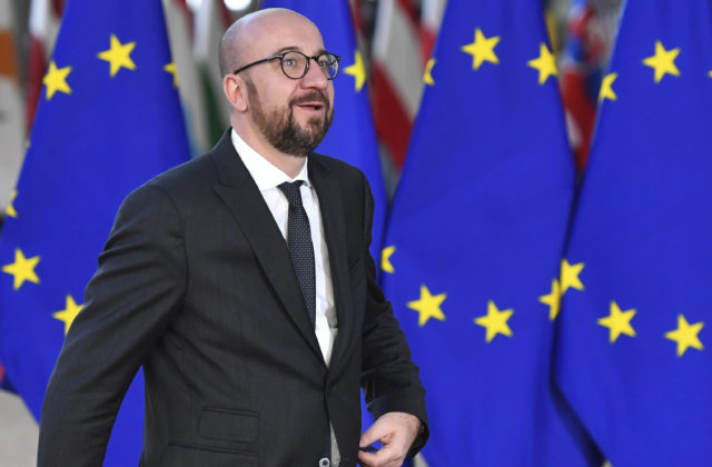 Ukrajina dostane od EÚ ďalšiu pol miliardu na zbrane. Pokračujeme v úsilí o mier, vyhlásil Michel