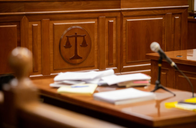 Moskovský súd poslal do väzenia člena mestskej rady za jeho vyjadrenia proti vojne na Ukrajine