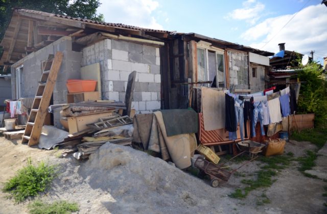 Klimatickú krízu pocítia najmä obyvatelia rómskych osád, väčšina nemá ani kanalizáciu