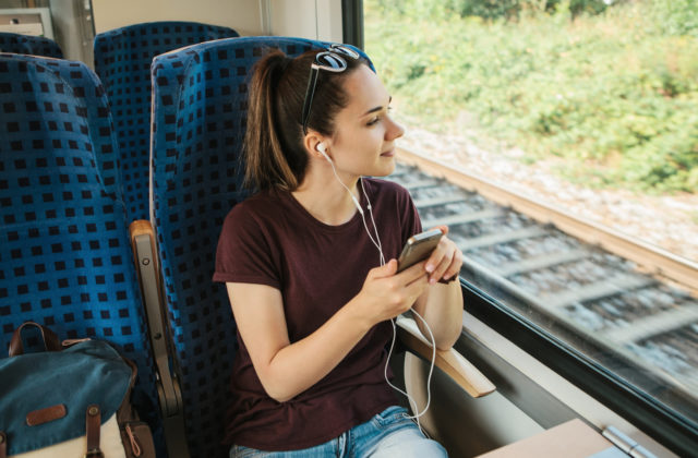 Cestujúcim v Žilinskom kraji sa zefektívnilo cestovanie. Na vlaky aj autobusy im stačí jeden lístok
