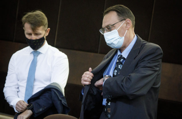 Súd s Dobroslavom Trnkom pokračuje, začali prehrávať utajované nahrávky Gorila