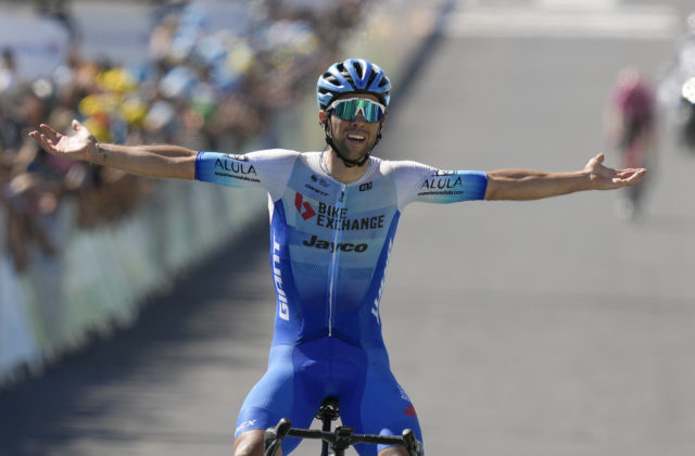 Tour de France 2022: Víťazom 14. etapy sa stal Matthews, Roglič odstúpil a Sagan klesol v rebríčku
