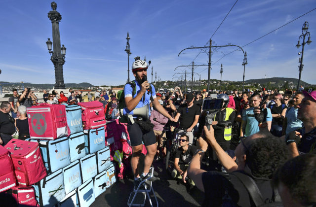 Malí podnikatelia demonštrovali v Budapešti, Orbánov Fidesz im zrušil obľúbenú daňovú schému