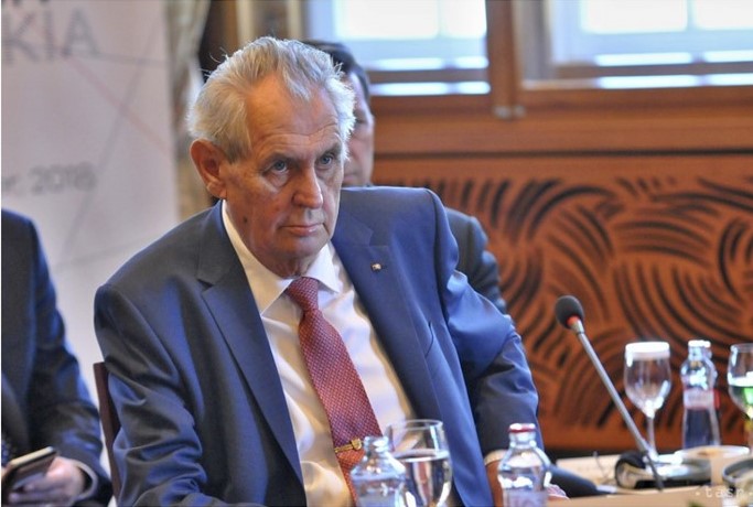 Zeman: Putin napadol Ukrajinu v dôsledku kapitulácie NATO v Afganistane