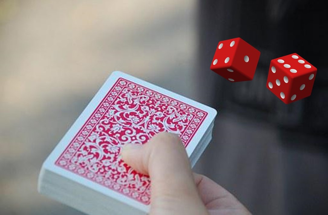 Hry o tróny a koaličná štvorylka ako hra na Čierneho Petra na troch frontoch súčasne