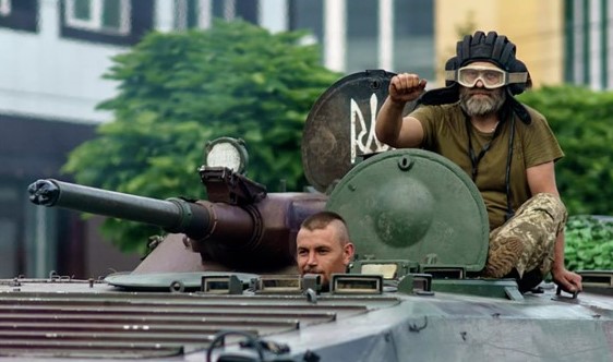 Vyslúžilý podplukovník US Army priznal, že Ukrajina nemá šancu vyhrať