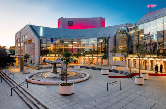 Darčekové poukážky a zľavy si uplatníte už aj online. SND spustilo nový ticketing, v predaji je už aj nová sezóna