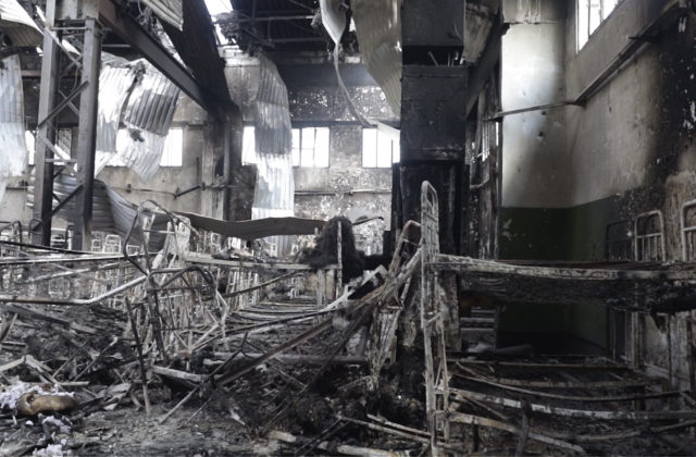 Rusi už falšujú dôkazy o poprave vojnových zajatcov v Olenivke, do väznice znášajú muníciu z amerických raketometov