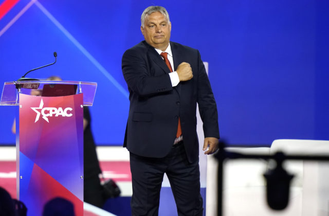 Menej drag queens a viac Chucka Norrisa. Orbán si za prejav vyslúžil nadšený potlesk