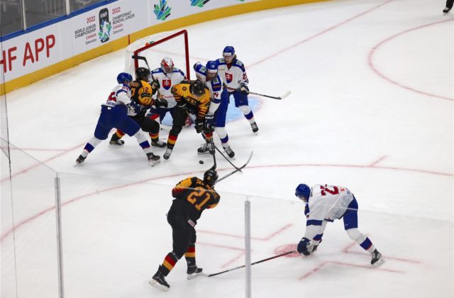 Slováci v príprave na MS v hokeji do 20 rokov zdolali Nemcov, zápas ukázal ich slabé aj silné stránky (video)