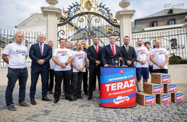 Hnutie Republika predloží tisíce podpisov na vyhlásenie referenda a Uhrík vyzýva Čaputovú, aby nerobila problémy