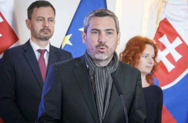 Matovič sabotuje štát a financuje iba svoje „vylomeniny“, Paulis vyvrátil ďalší hoax o SaS