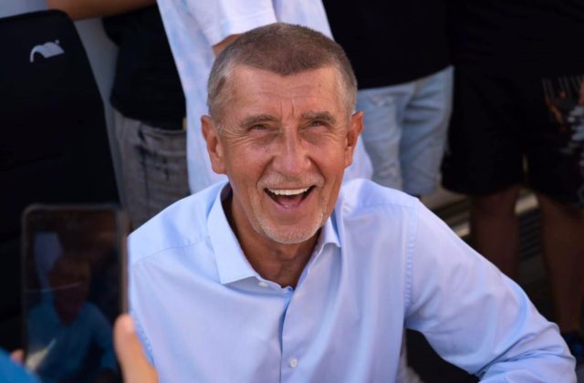 Žena na mítingu expremiéra Babiša vyfackala strážcu zákona, interné vyšetrovanie potvrdilo pochybenia zo strany polície