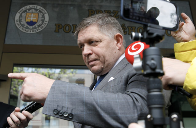 Fico tvrdí, že Hamran kryje zločincov v radoch NAKA a politicky angažovaní vyšetrovatelia majú zlikvidovať opozíciu